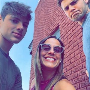 Meet your Posher, Nicole